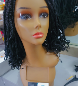 Braids (curly) black